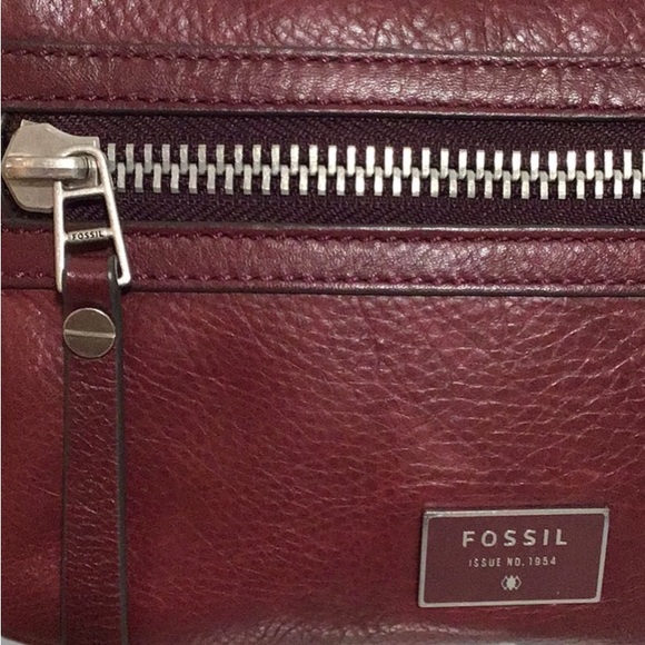 FOSSIL Issue No. 1954 Leather Crossbody, Boho, Oxblood Color, Key Dangler - Picture 5 of 10